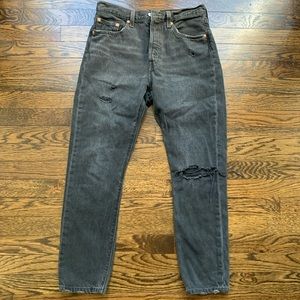 Black Distressed Levi’s 501 Skinny